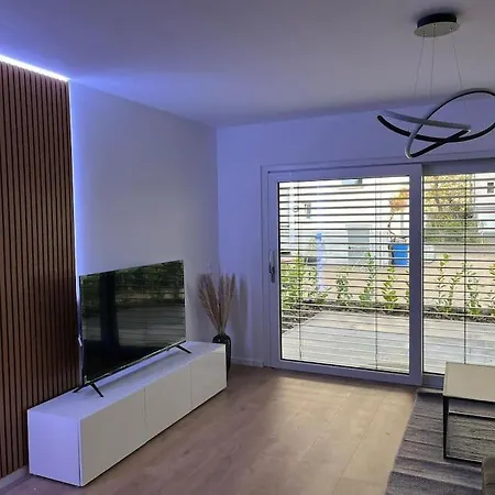 Moderne Am Rhein * Koblenz (Rhineland-Palatinate)