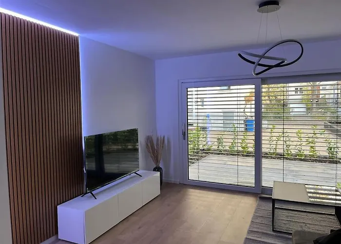 Moderne Am Rhein * Koblenz (Rhineland-Palatinate)