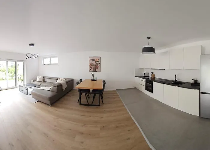 Moderne Am Rhein * Koblenz (Rhineland-Palatinate)